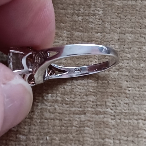 Oval Multi-faceted Cubic Zirconia Silver Ring - Picture 9 of 11